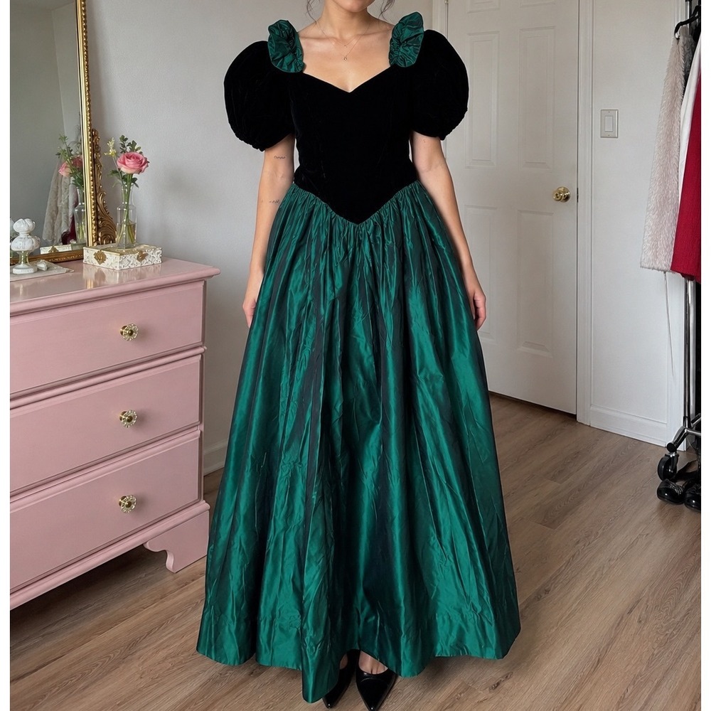 Vintage Evening Gown Velvet Taffeta Puff Sleeve Green Black 12 80s formal prom